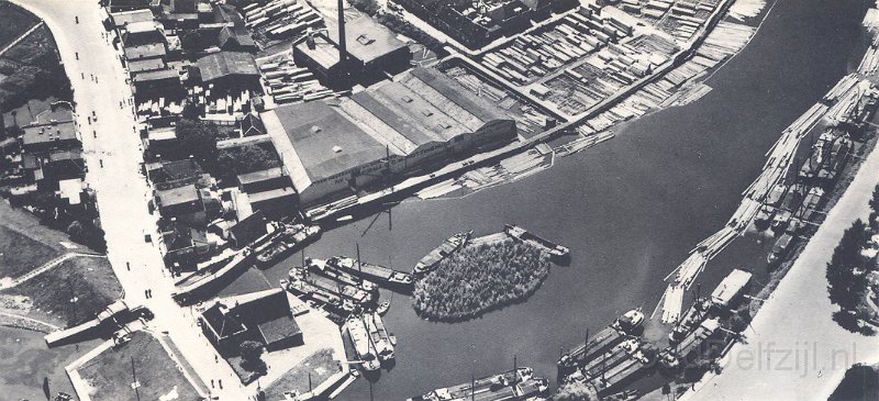 Nieuweweg en van Buren sluisjes vanuit de lucht.jpg